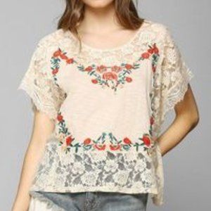 UO Kimchi Blue Floral Embroidered Lace Poncho Lg